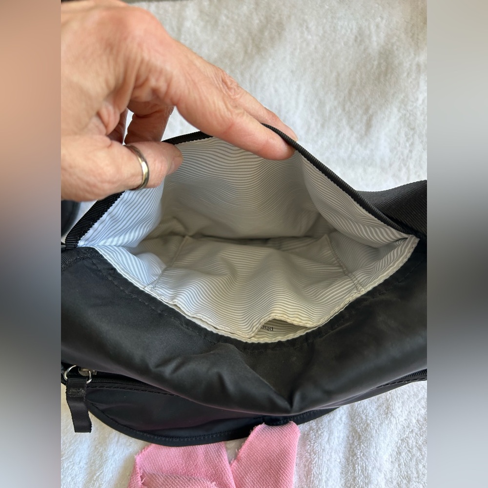 Lululemon The Essentials Bag - Picture 12 of 14